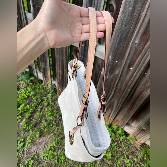 Michael Kors Leather Jet Set Tote - Picture 7 of 13